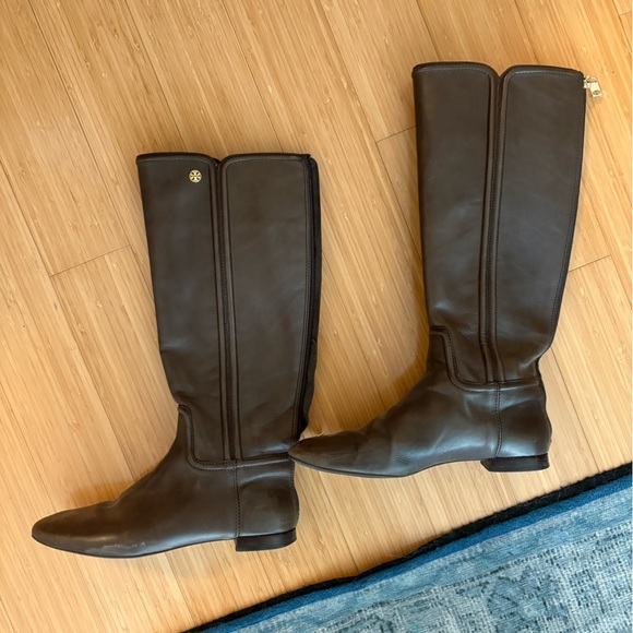 Tory Burch Shoes - Tory Burch Brown (Coconut) Leather Riding Boots. Size 9. In box !